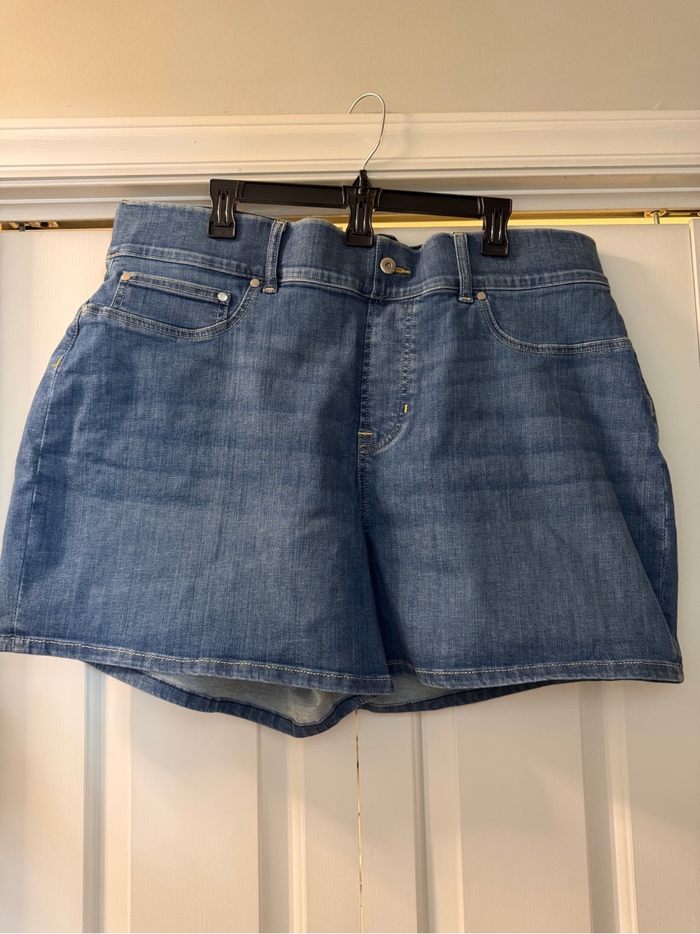 Spanx Pull On High-Rise Women's Denim Shorts - 2X - Picture 3 of 5
